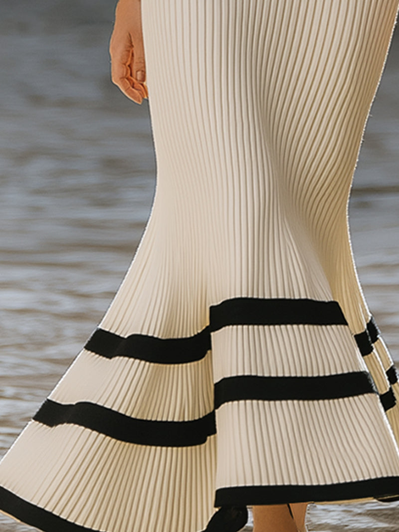 Monochrome Ribbed Knit Trumpet Dress