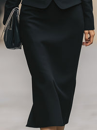 Minimalist Skirt Suit With Exquisite Tailoring